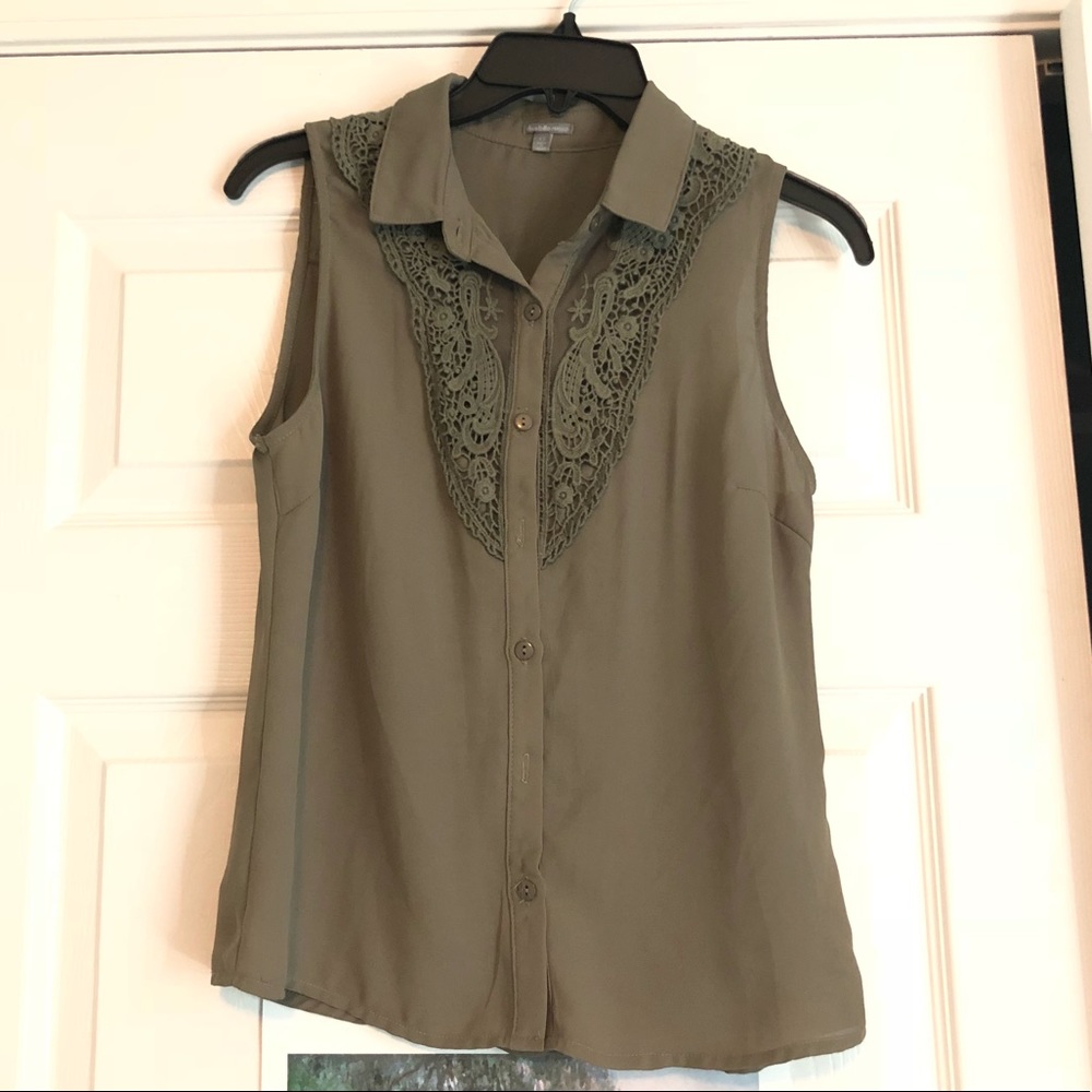 Green lace button down tank top